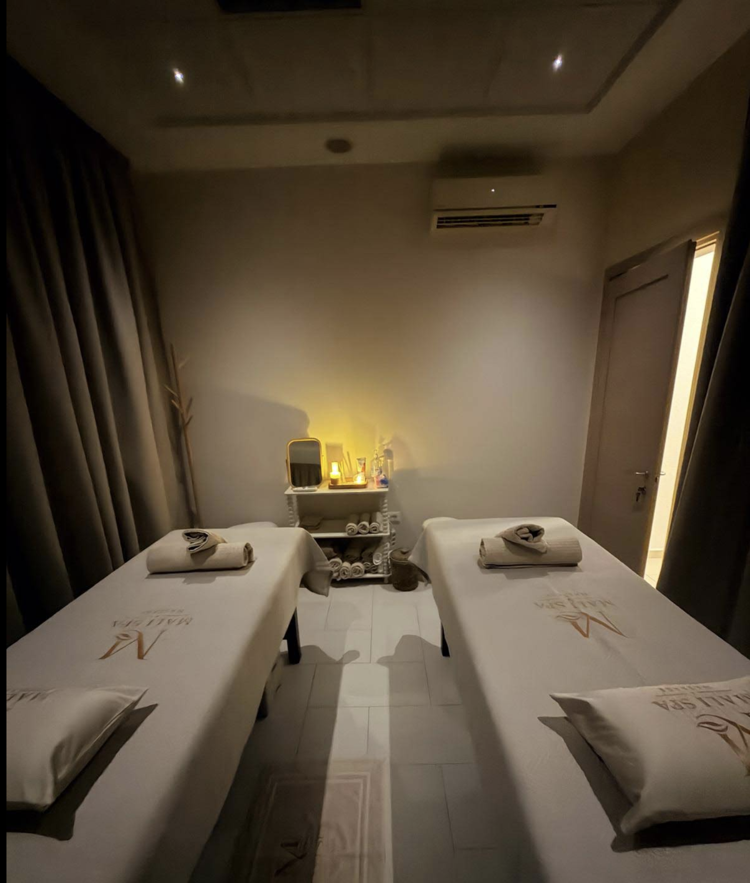 Two massage beds in the peaceful Mali Spa treatment room